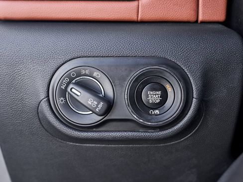 Used 2022 Maserati Levante Modena image 35