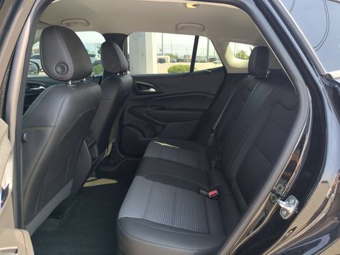 Used 2024 Chevrolet Trax LT w/ Driver Confidence Package FWD image 25
