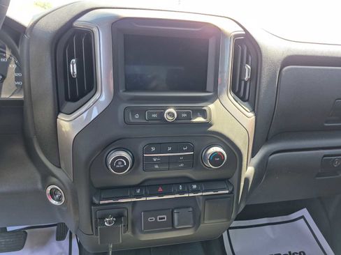 Used 2024 Chevrolet Silverado 2500 Custom image 17