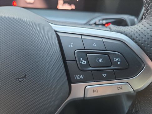 New 2025 Volkswagen Tiguan SE R-Line image 17