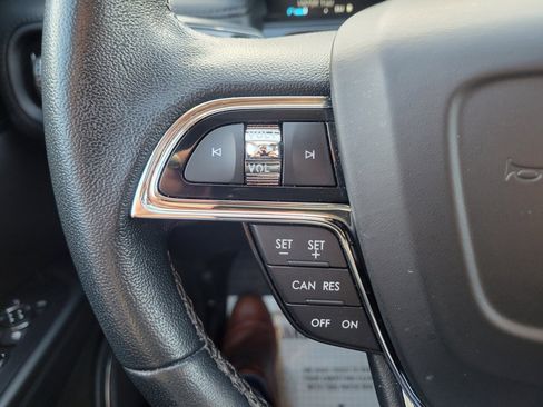 Certified 2022 Lincoln Nautilus AWD w/ Premium Package image 20