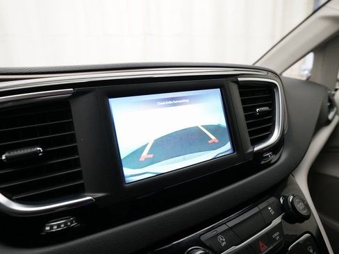 Used 2024 Chrysler Voyager LX image 21