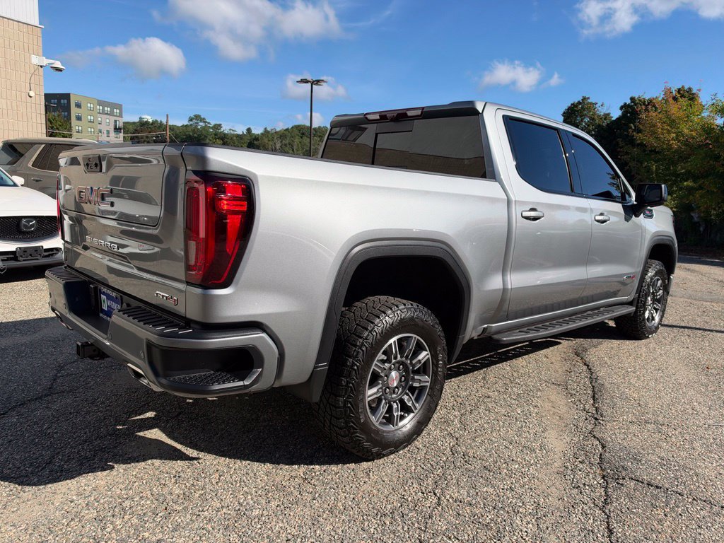 Used 2024 GMC Sierra 1500 AT4 w/ Technology Package AWD/4WD image 7