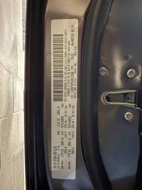 Used 2017 RAM 1500 Laramie w/ Convenience Group AWD/4WD image 26
