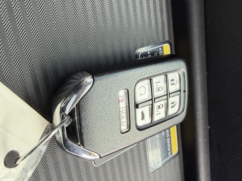 Used 2023 Honda Odyssey Elite image 45