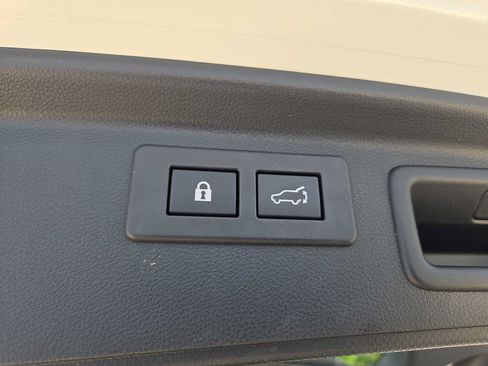 Used 2024 Subaru Forester Premium AWD/4WD image 31