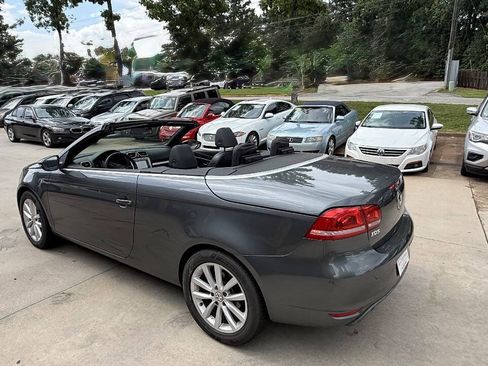 Used 2012 Volkswagen Eos Komfort FWD image 22