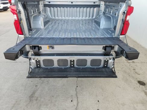 Used 2025 Chevrolet Silverado 1500 LT Trail Boss w/ Convenience Package II AWD/4WD image 34