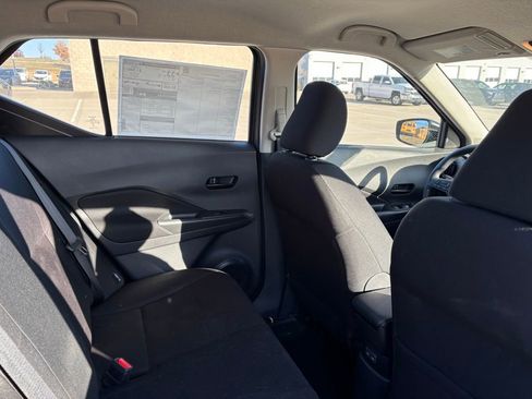 Used 2025 Nissan Kicks Play S image 12