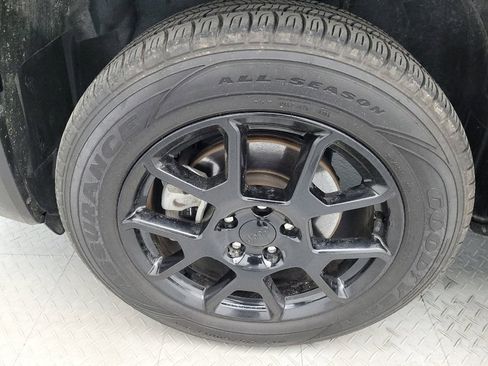 Used 2020 Jeep Renegade Altitude w/ UConnect 8.4 Nav Group image 31