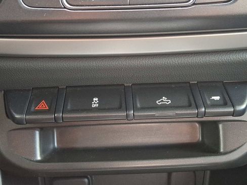 Used 2022 Chevrolet Colorado LT image 24