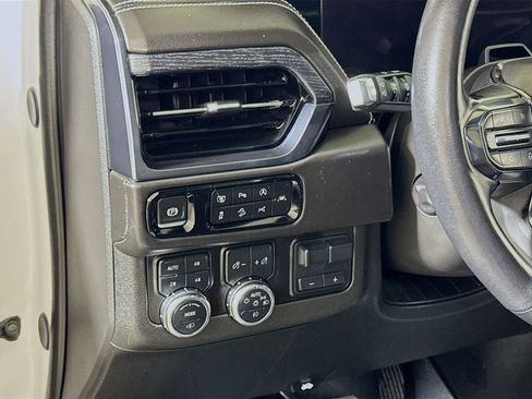 Certified 2025 GMC Yukon AT4 Ultimate AWD/4WD image 8