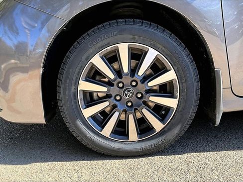 Used 2019 Toyota Sienna XLE Premium image 31