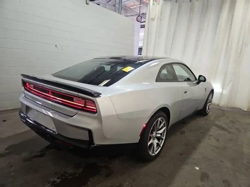 Used 2025 Dodge Charger Daytona Scat Pack w/ Track Pack AWD/4WD image 3