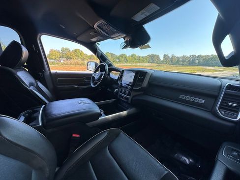 Used 2024 RAM 1500 Laramie image 23