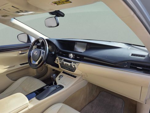 Used 2013 Lexus ES 350 4dr Sdn w/ Luxury Pkg image 27