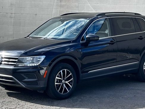 Used 2021 Volkswagen Tiguan SE w/ 3rd Row Seat Package AWD/4WD image 1