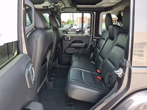 Used 2021 Jeep Wrangler Unlimited Sahara AWD/4WD image 11