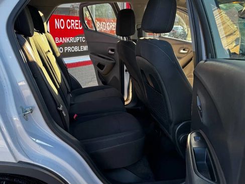 Used 2018 Chevrolet Trax LS image 19