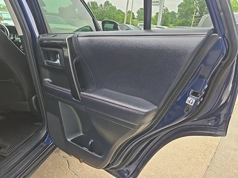 Used 2020 Toyota 4Runner TRD Off-Road Premium w/ Moonroof Package AWD/4WD image 79