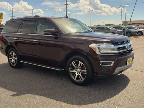 Used 2023 Ford Expedition Limited AWD/4WD image 2