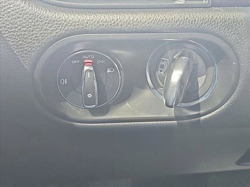 Used 2021 Porsche Macan AWD/4WD image 23