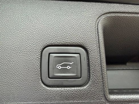 Certified 2024 GMC Terrain Denali w/ Black Diamond Edition AWD/4WD image 11