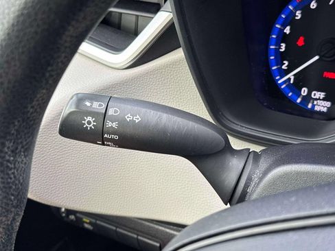 Used 2021 Toyota Corolla LE FWD image 23