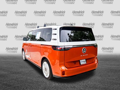 Used 2025 Volkswagen ID. Buzz 1st Edition RWD image 8