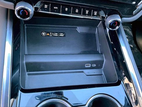 Used 2025 Chevrolet Tahoe Z71 image 31