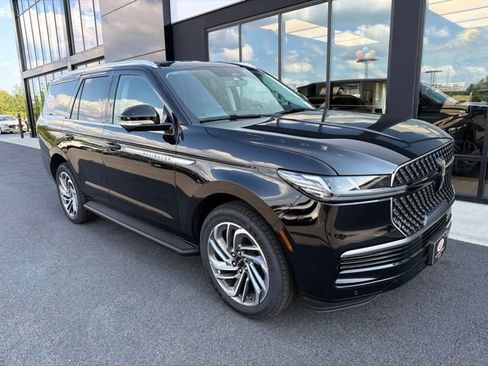 New 2027 Lincoln Navigator Premiere AWD/4WD image 1