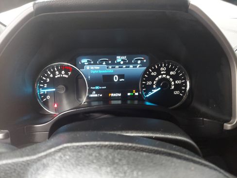 Used 2019 Ford F150 Lariat w/ Equipment Group 502A Luxury AWD/4WD image 8