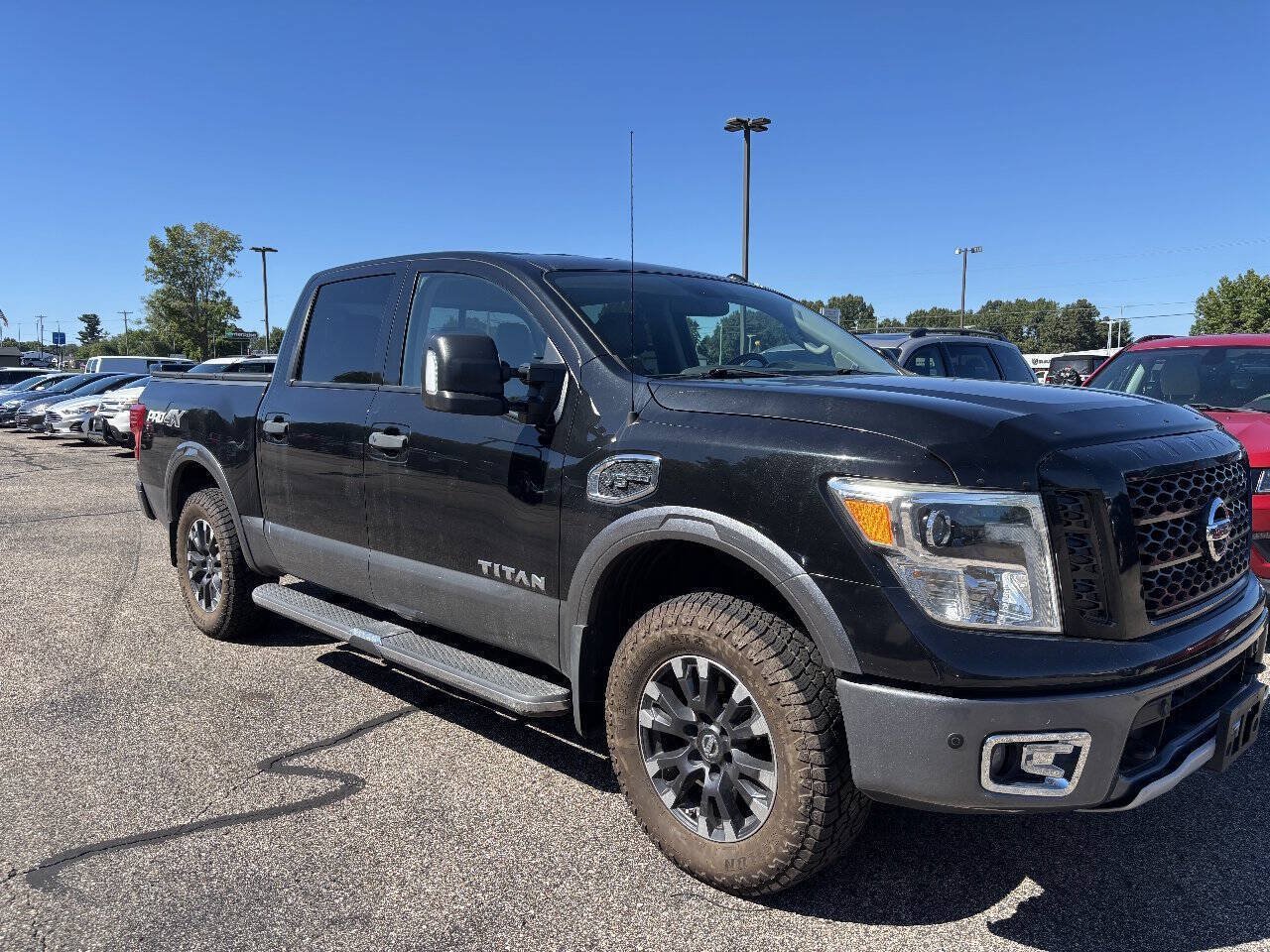 Used 2017 Nissan Titan PRO-4X AWD/4WD image 2