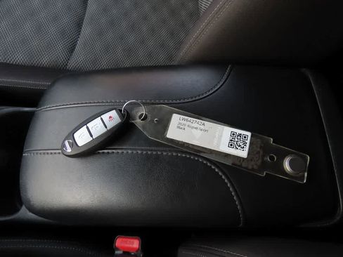 Used 2020 Nissan Rogue Sport SV image 25