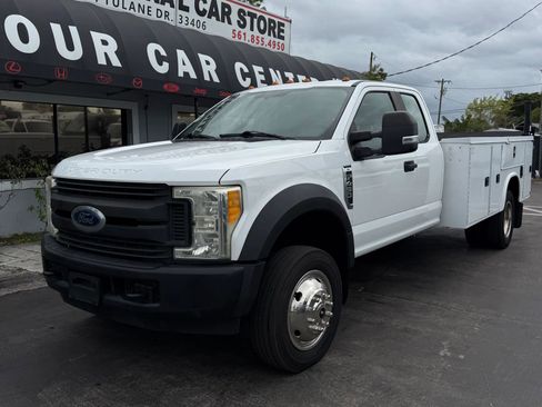 Used 2017 Ford F450 XL w/ Power Equipment Group image 2