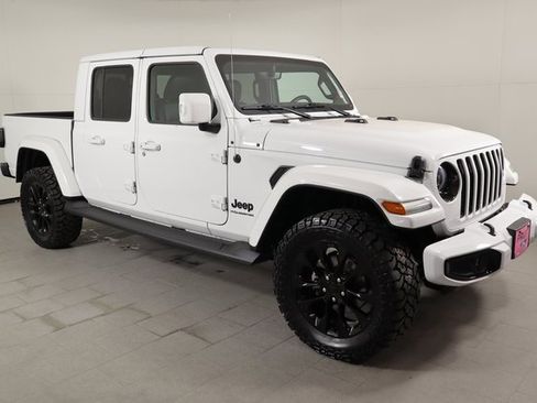 Used 2023 Jeep Gladiator Overland image 3