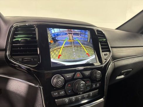 Certified 2019 Jeep Grand Cherokee Limited w/ Trailer Tow Group IV image 18