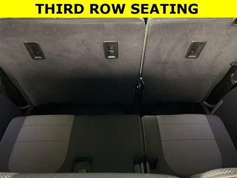 Used 2021 Chevrolet Traverse LS image 8