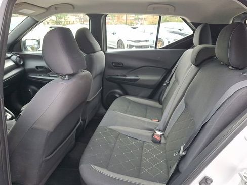 Used 2019 Nissan Kicks S image 11