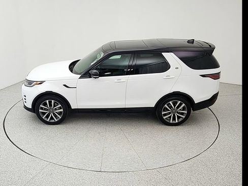 Used 2025 Land Rover Discovery Dynamic SE AWD/4WD image 38