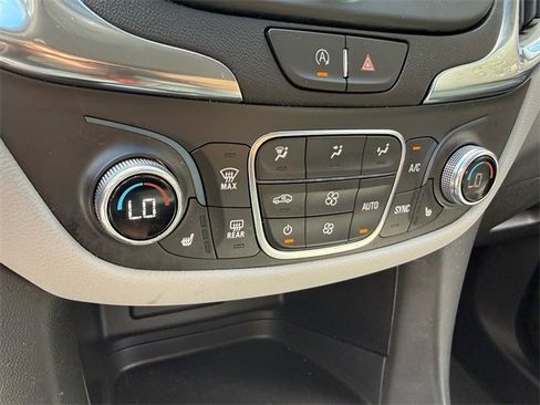 Used 2024 Chevrolet Equinox LT image 29