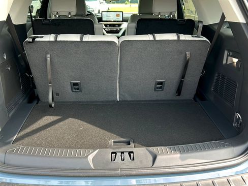 New 2026 Ford Explorer Active w/ Active Comfort Package RWD image 8