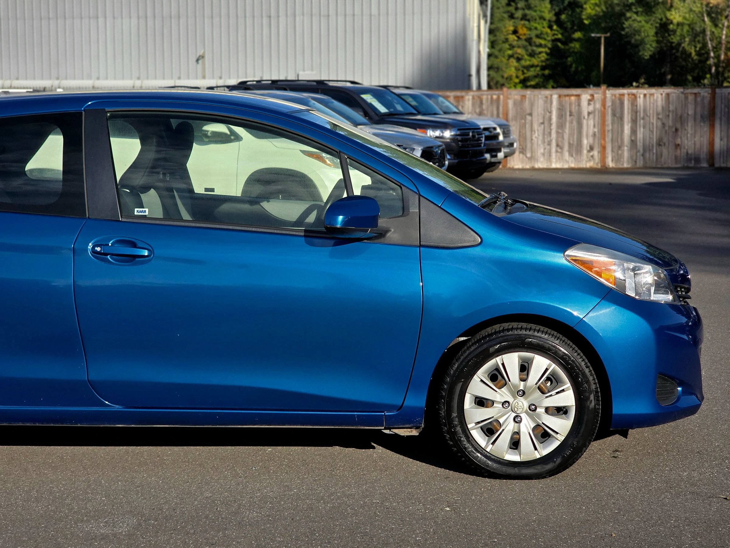 Used 2013 Toyota Yaris L FWD image 13