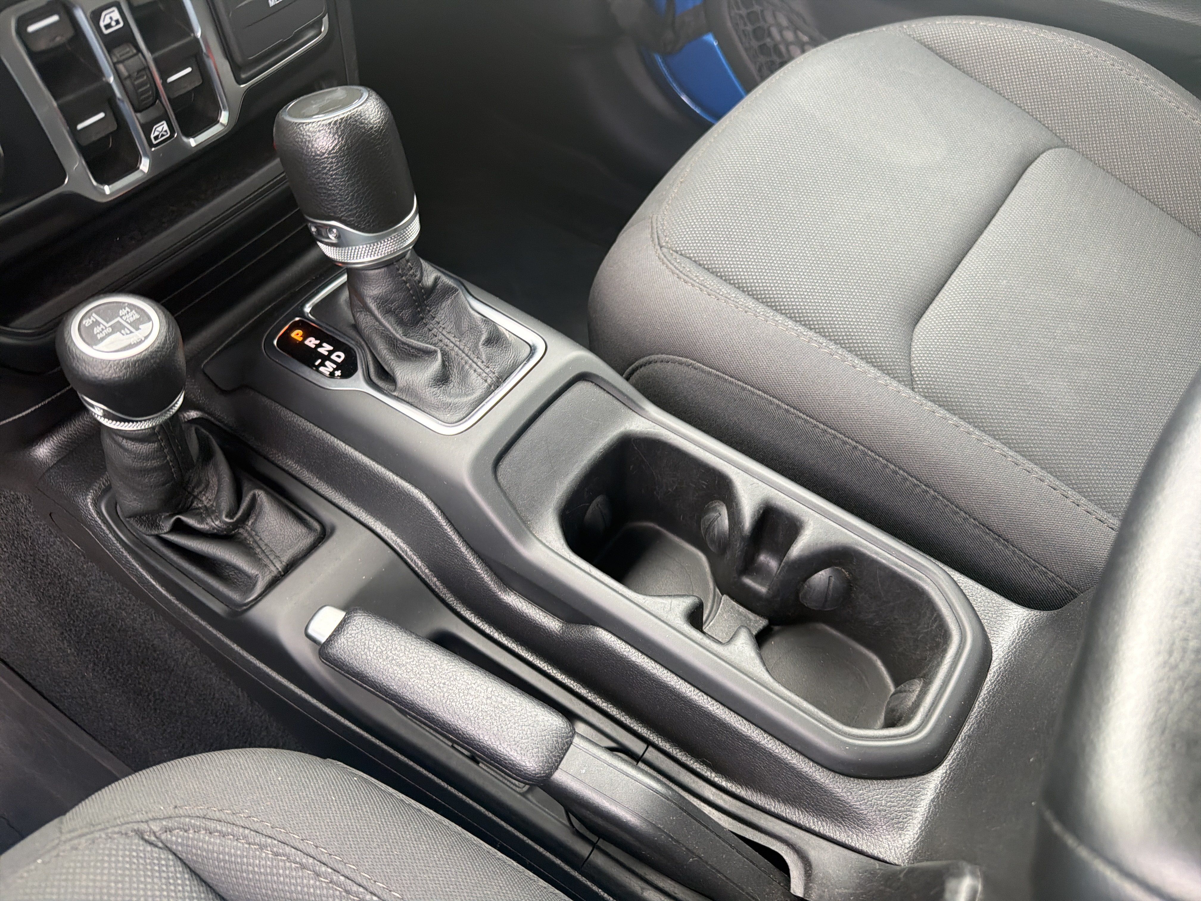 Certified 2023 Jeep Wrangler Unlimited w/ Convenience Group AWD/4WD image 21