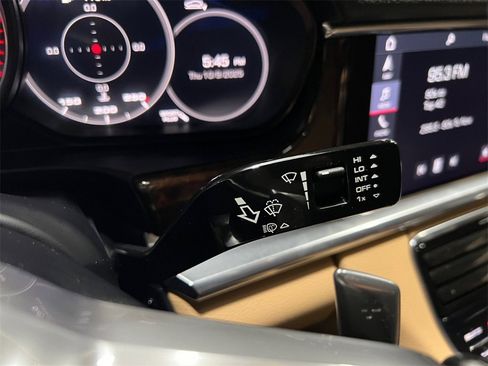 Used 2020 Porsche Panamera 4S image 40