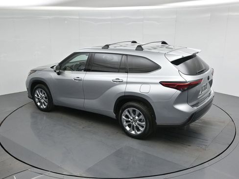 Used 2022 Toyota Highlander Limited image 44