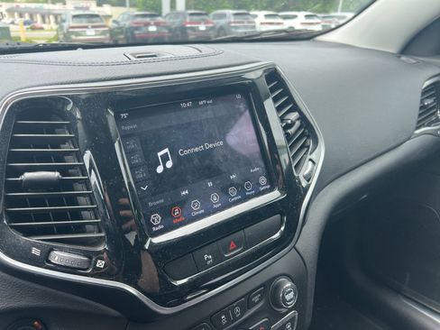 Used 2020 Jeep Cherokee Limited AWD/4WD image 8