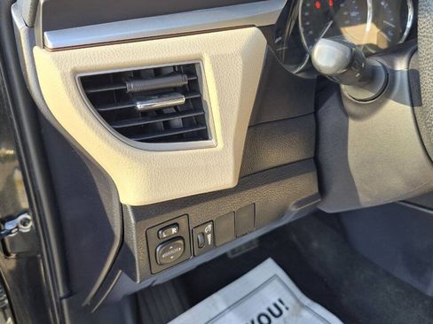 Used 2015 Toyota Corolla LE FWD image 37