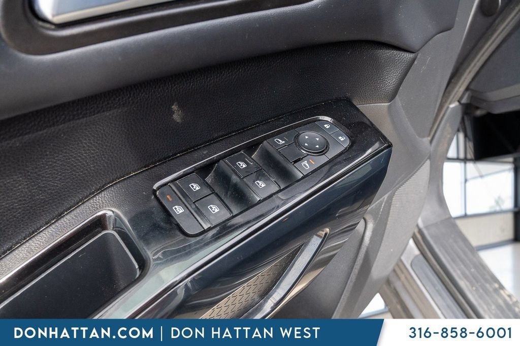 Used 2022 Nissan Pathfinder SV FWD image 14