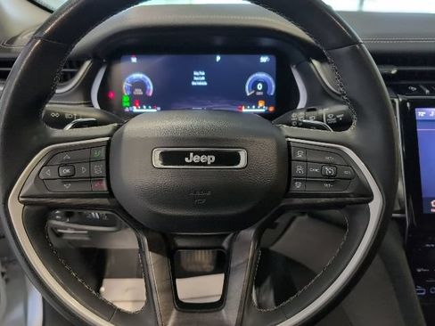 Used 2023 Jeep Grand Cherokee Limited AWD/4WD image 19